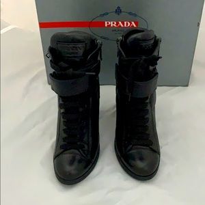 Product combat boots with a heel